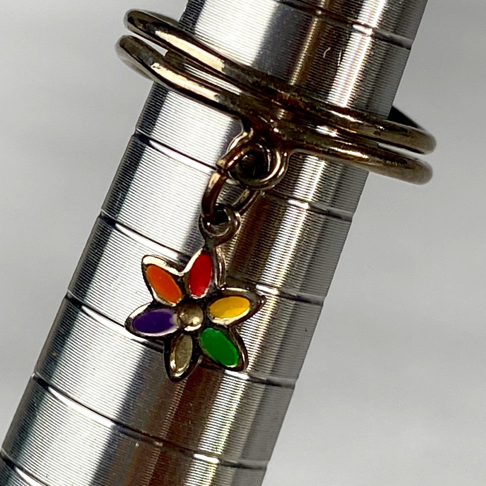 Vintage rainbow toe ring dangling daisy